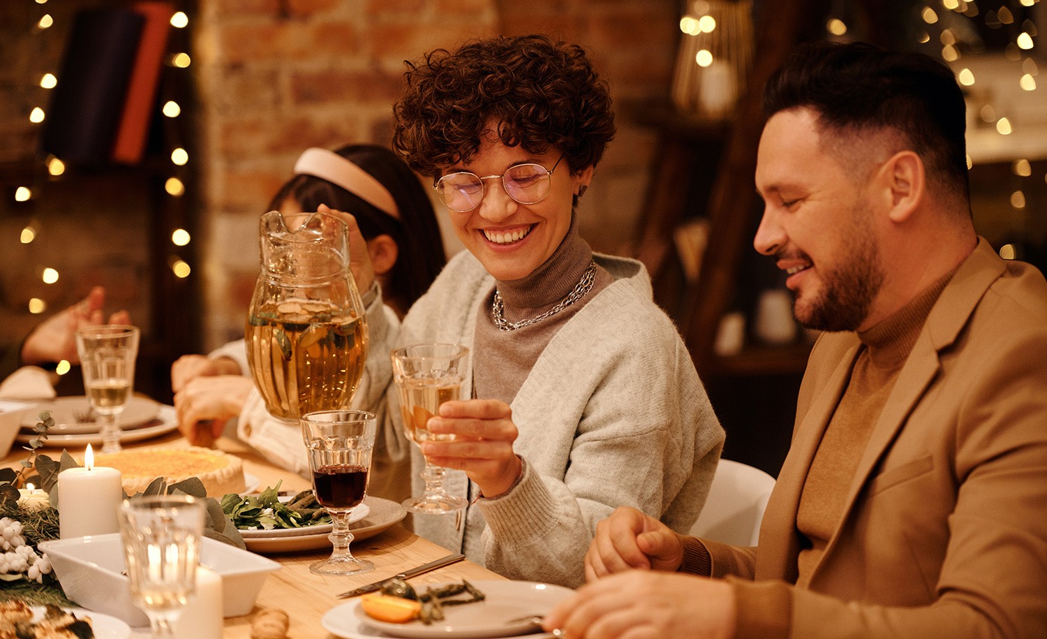 A woman befriends an introvert