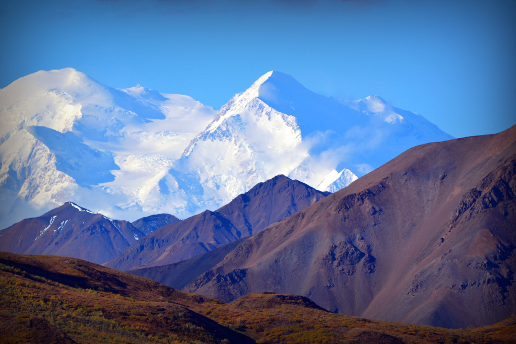 Introverts like mountains better than flat land, science says