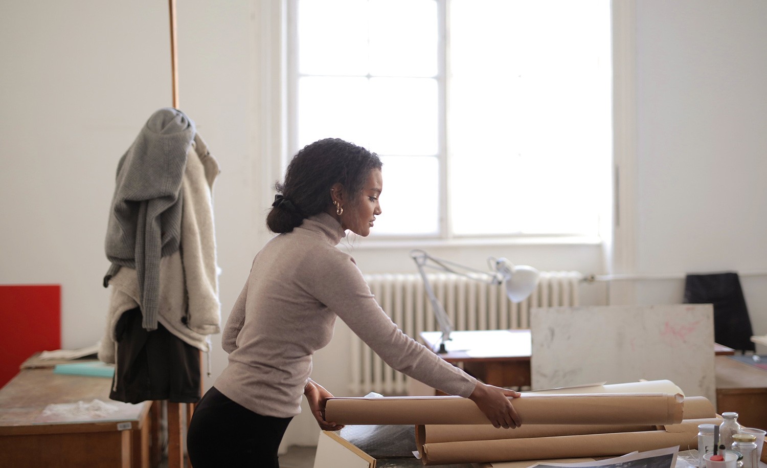 An introvert struggles to share her art with other people