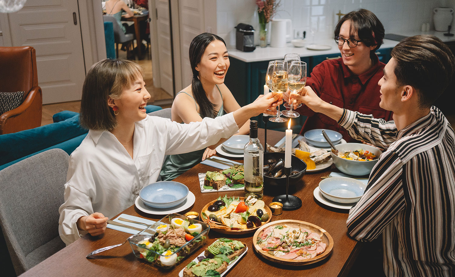 An introvert conserves energy while socializing