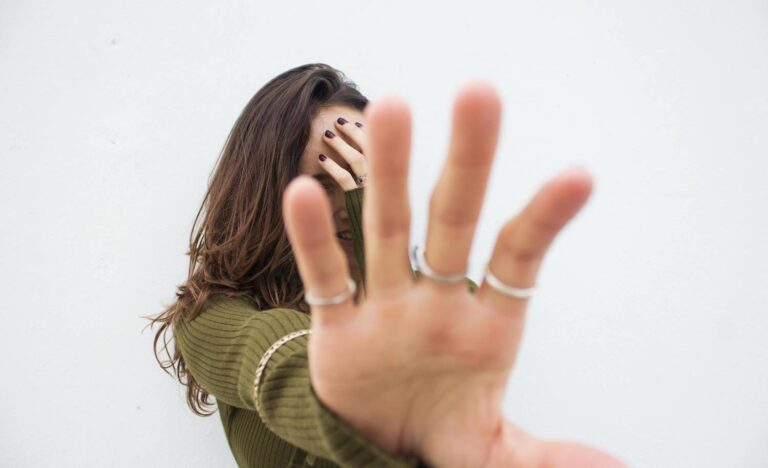 9 Introvert Behaviors That Seem Weird But Have a Purpose