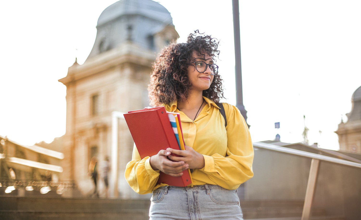 an introvert thrives in college