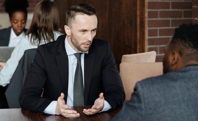 an introvert reads body language