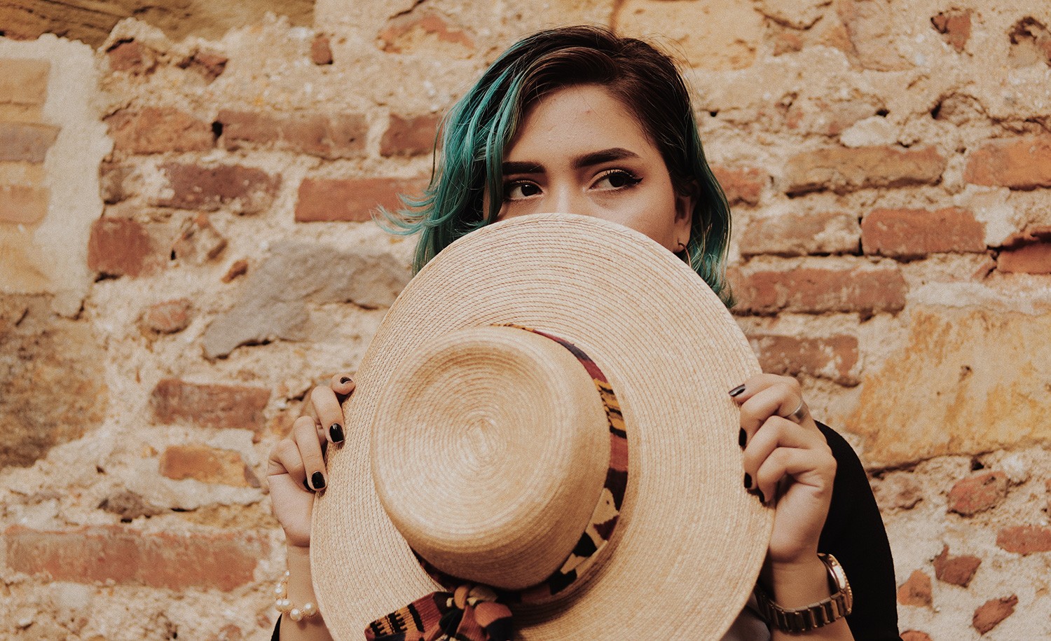 An introvert feels misunderstood