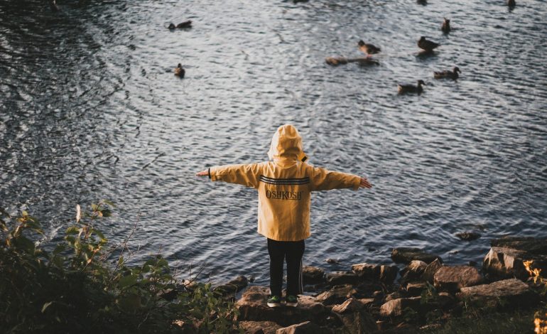 an introverted child