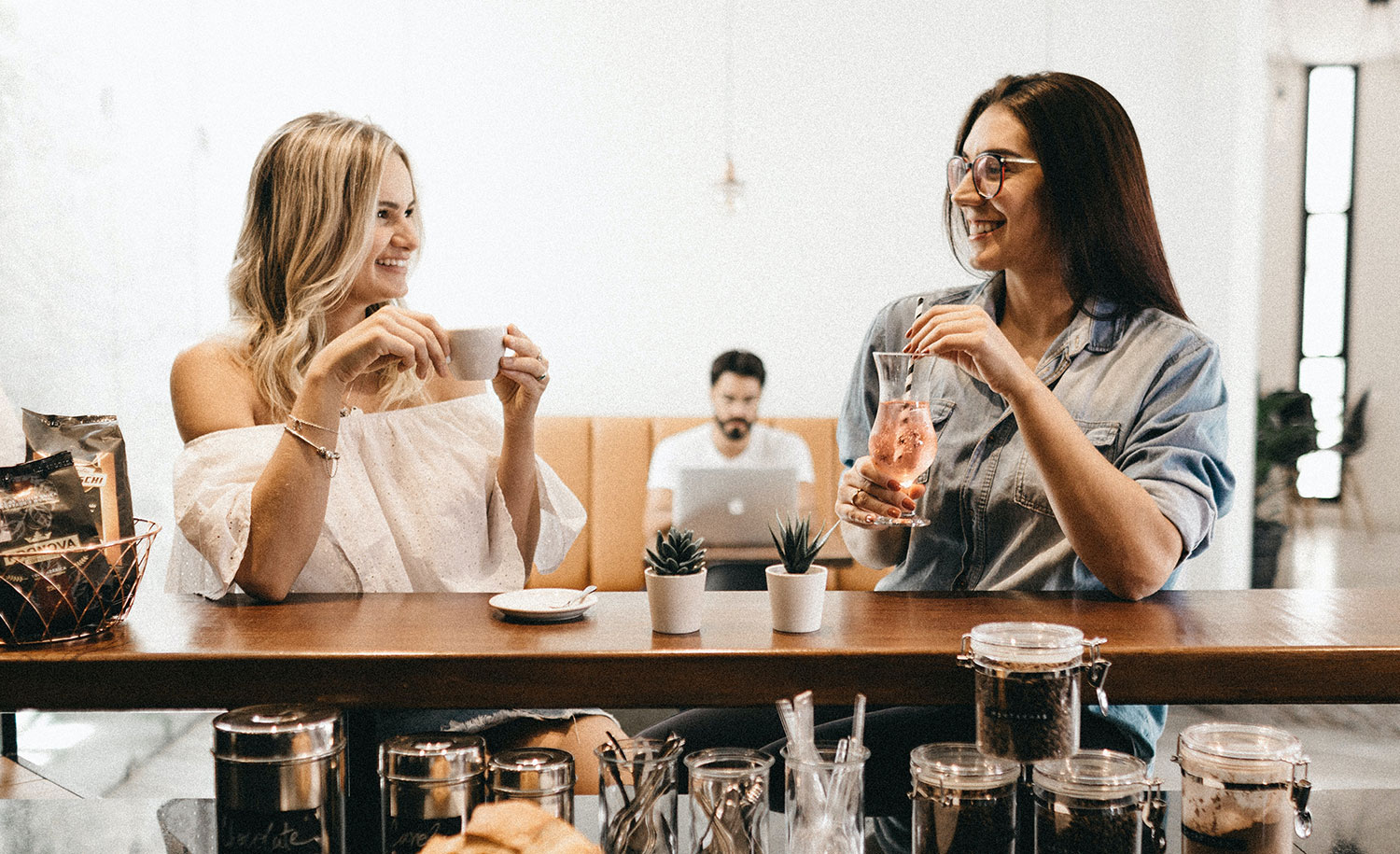 An introvert at a coffee shop
